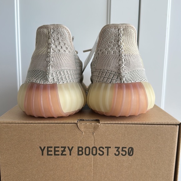 Yeezy boost 350 Citrin - Picture 3 of 5